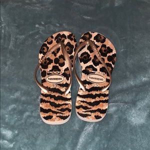Cheetah Print Havaianas Size 7/8